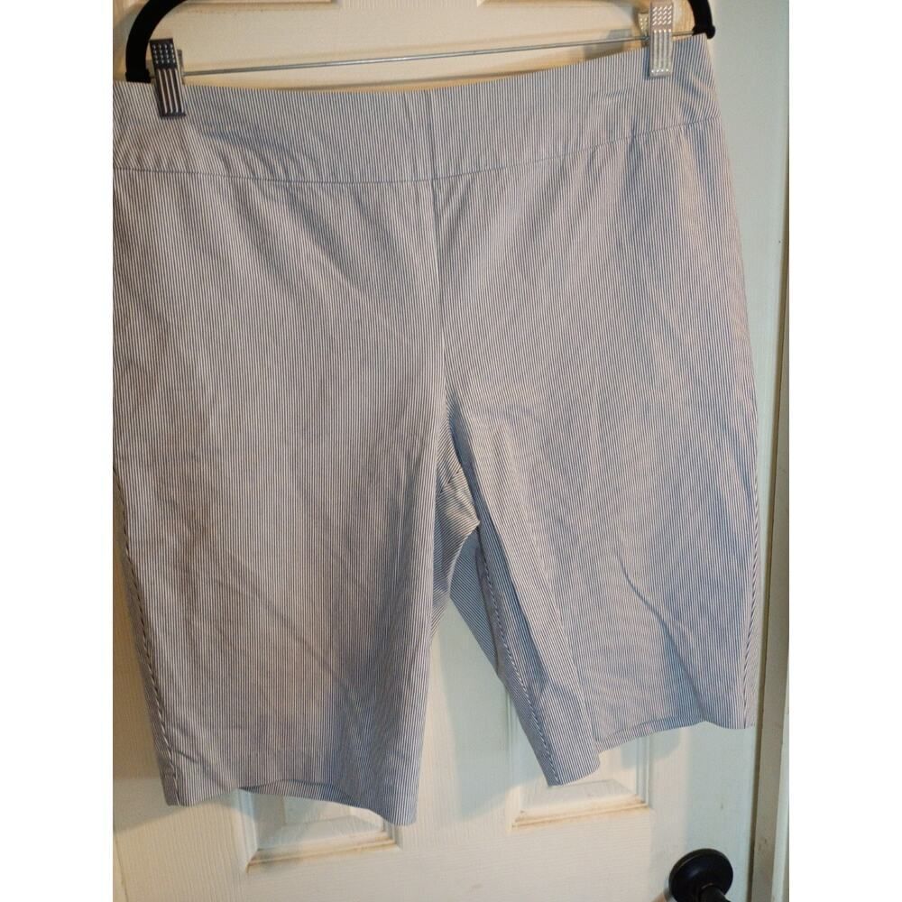 Chicos So Slimming Pull On Shorts Blue White Strips Sz 2 Preppy Beach Golf